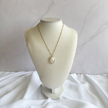 Load image into Gallery viewer, Cadena  Virgen Maria, Oro 14k y Critales
