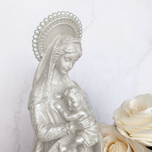 Load image into Gallery viewer, Virgen de la Salud 42 cm
