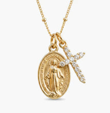Cargar imagen en el visor de la galería, Cadena Camelia Oro 18k | Llena de Gracia Ecuador
