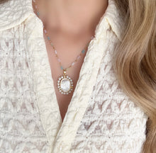 Load image into Gallery viewer, Collar de Guadalupe Oro 18k | Llena de Gracia Ecuador

