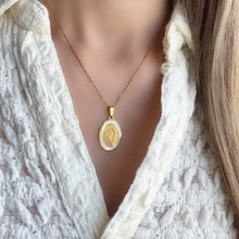 Cargar imagen en el visor de la galería, Milagrosa María Oro 14k | Llena de Gracia Ecuador
