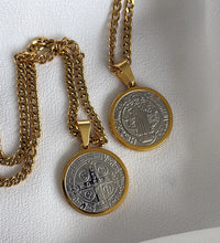 Load image into Gallery viewer, Medallón San Benito, Plata y Oro 14k
