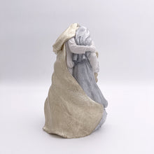 Cargar imagen en el visor de la galería, Sagrada Familia El abrazo de San José, figura religiosa | Llena de Gracia Ecuador
