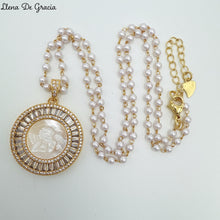 Load image into Gallery viewer, Angelito, Madre Perla, Cristales y  Oro 18k
