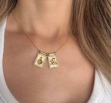 Load image into Gallery viewer, Escapularios Virgen del Carmen y Sagrado Corazón -Oro 14k
