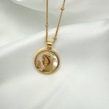 Cargar imagen en el visor de la galería, Virgencita Rezando, Cristal y Oro 18k
