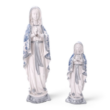 Load image into Gallery viewer, Virgen de Lourdes Lirio, figura religiosa pintada a mano | Llena de Gracia Ecuador
