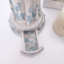 Load image into Gallery viewer, Virgen Dulce Espera Iris
