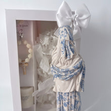 Cargar imagen en el visor de la galería, Virgen de la Dulce Espera Lirio
