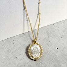 Cargar imagen en el visor de la galería, Angel Guardián, Madre Perla y Oro 18k
