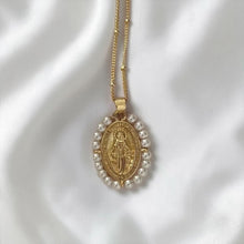 Cargar imagen en el visor de la galería, Virgen Maria Milagrosa, Oro 18k y perlas
