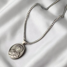 Load image into Gallery viewer, Jesús del Sagrado Corazón | Llena de Gracia Ecuador
