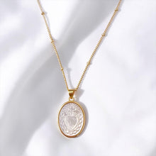 Cargar imagen en el visor de la galería, Sagrado Corazón,  Oro 18k
