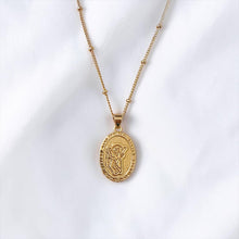 Cargar imagen en el visor de la galería, Divino Niño Dios , Oro 18k
