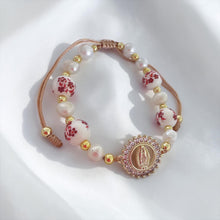 Load image into Gallery viewer, Pulsera Virgen María Amada | Llena de Gracia Ecuador
