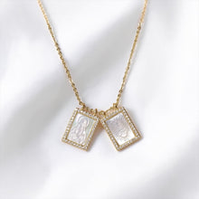 Load image into Gallery viewer, Mini Escapularios Jesús y Sagrado Corazón Oro 18k | Llena de Gracia Ecuador
