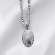 Cargar imagen en el visor de la galería, Medallón Virgen del Carmen, Plata
