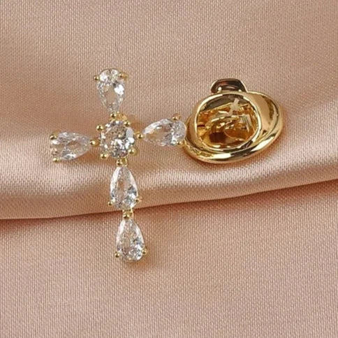 Pin de Cruz con Cristales Blancos y Bisel en Oro 14K