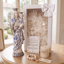 Load image into Gallery viewer, Virgen María Auxiliadora en Ecuador, figura religiosa.
