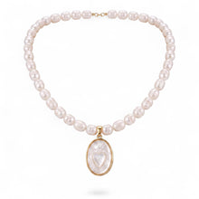 Load image into Gallery viewer, Collar Perlas Sagrado Corazón
