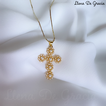 Load image into Gallery viewer, Cadena Cruz Floreada, baño en Oro 18k
