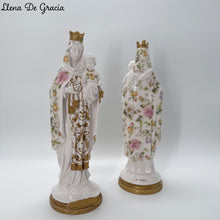 Cargar imagen en el visor de la galería, Virgen del Carmen Camelia
