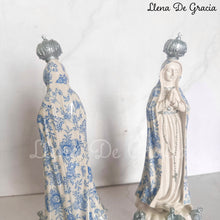 Cargar imagen en el visor de la galería, Virgen de Fátima Lirio
