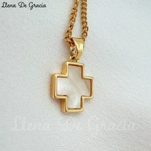 Load image into Gallery viewer, Cruz cuadrada  con Bisel Oro 14K
