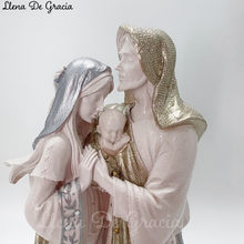 Cargar imagen en el visor de la galería, Sagrada Familia: El beso de San José 32 cm
