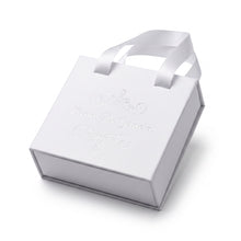 Cargar imagen en el visor de la galería, Caja de regalo blanca de Llena de Gracia con asas de cinta satinada para presentación de joyas religiosas
