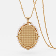 Load image into Gallery viewer, Collar Llena de Gracia con medalla ovalada de madre perla, bisel chapado en oro 18k y borde de perlas naturales.
