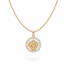 Cargar imagen en el visor de la galería, Collar Llena de Gracia con medalla redonda del Sagrado Corazón, cruz y halo de cristales, chapado en oro de 18k.
