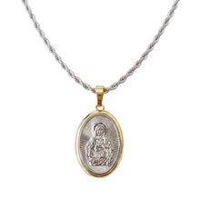 Load image into Gallery viewer, Collar Llena de Gracia con dije ovalado del Sagrado Corazón en plata esterlina y marco chapado en oro de 18k.
