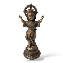 Cargar imagen en el visor de la galería, Figura Llena de Gracia del Divino Niño de 30 cm en color ocre con aureola detallada y brazos extendidos
