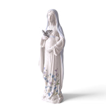 Cargar imagen en el visor de la galería, Virgen Dulce Espera Celeste
