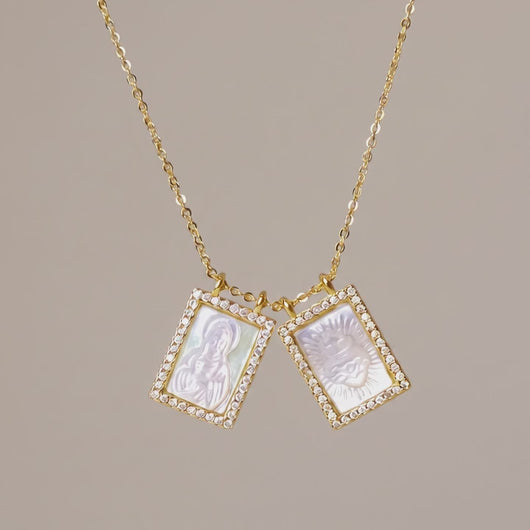 Mini escapularios de Jesús y Sagrado Corazón en oro 18k | Llena de Gracia Ecuador
