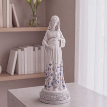 Load and play video in Gallery viewer, Virgen María Dulce Espera, Iris
