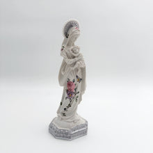 Cargar imagen en el visor de la galería, Virgen de la Salud Primaveral | Llena de Gracia Ecuador
